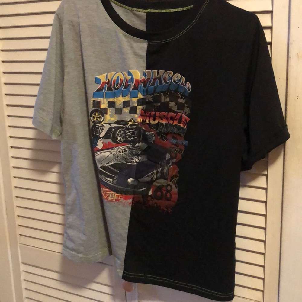 Hot Wheels split colored t shirt